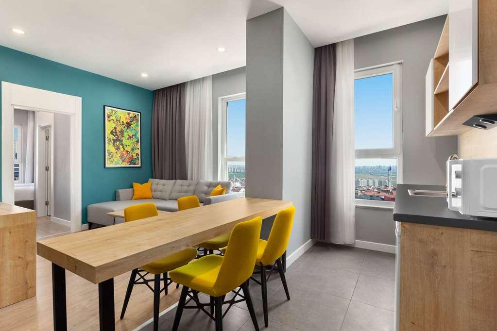 Days Inn & Suites By Wyndham Esenyurt Istanbul Ruang foto
