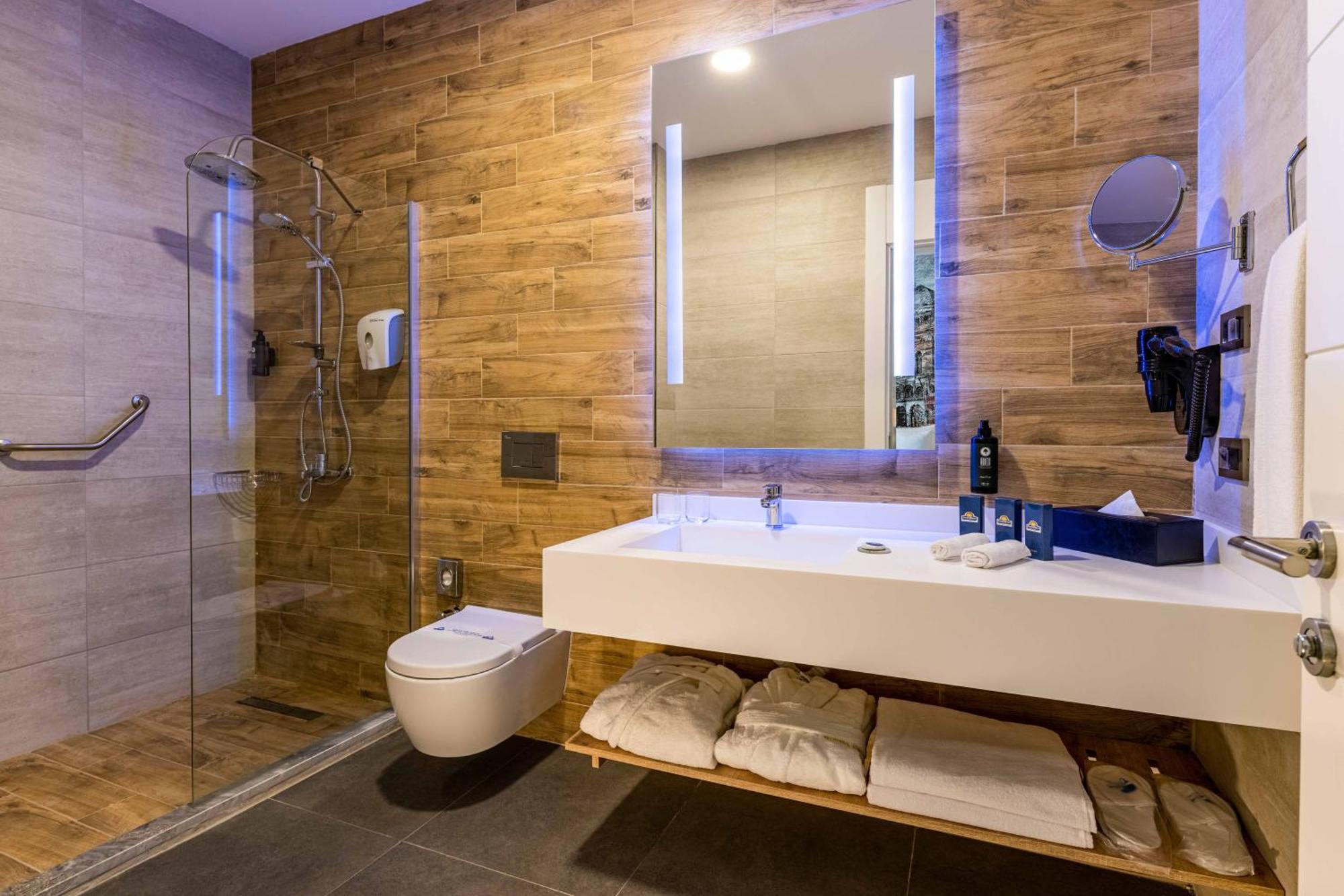 Days Inn & Suites By Wyndham Esenyurt Istanbul Bagian luar foto