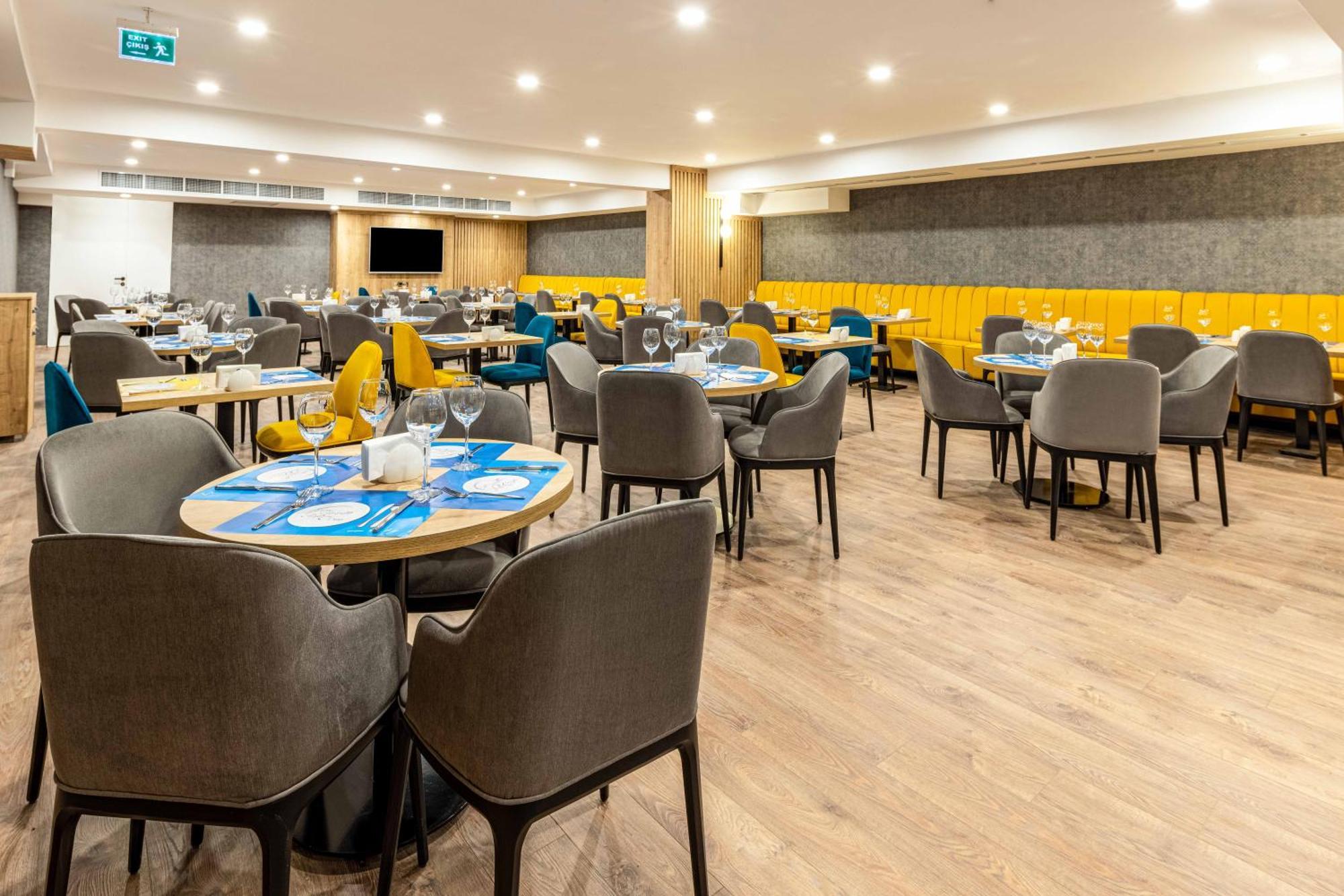 Days Inn & Suites By Wyndham Esenyurt Istanbul Bagian luar foto