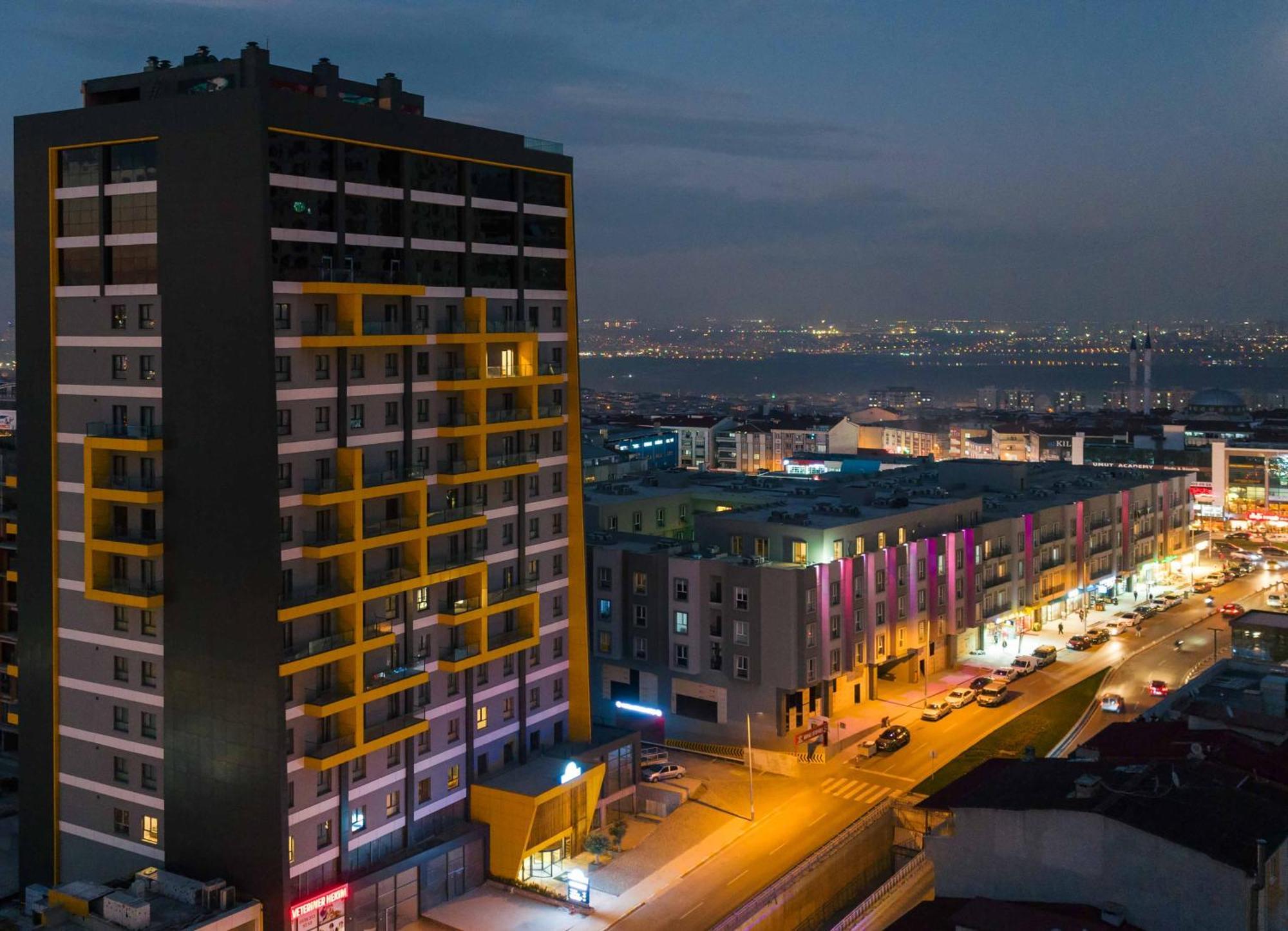 Days Inn & Suites By Wyndham Esenyurt Istanbul Bagian luar foto