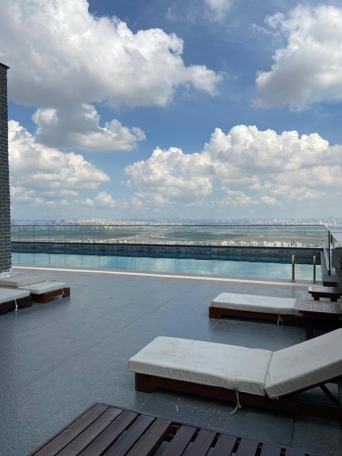 Days Inn & Suites By Wyndham Esenyurt Istanbul Bagian luar foto