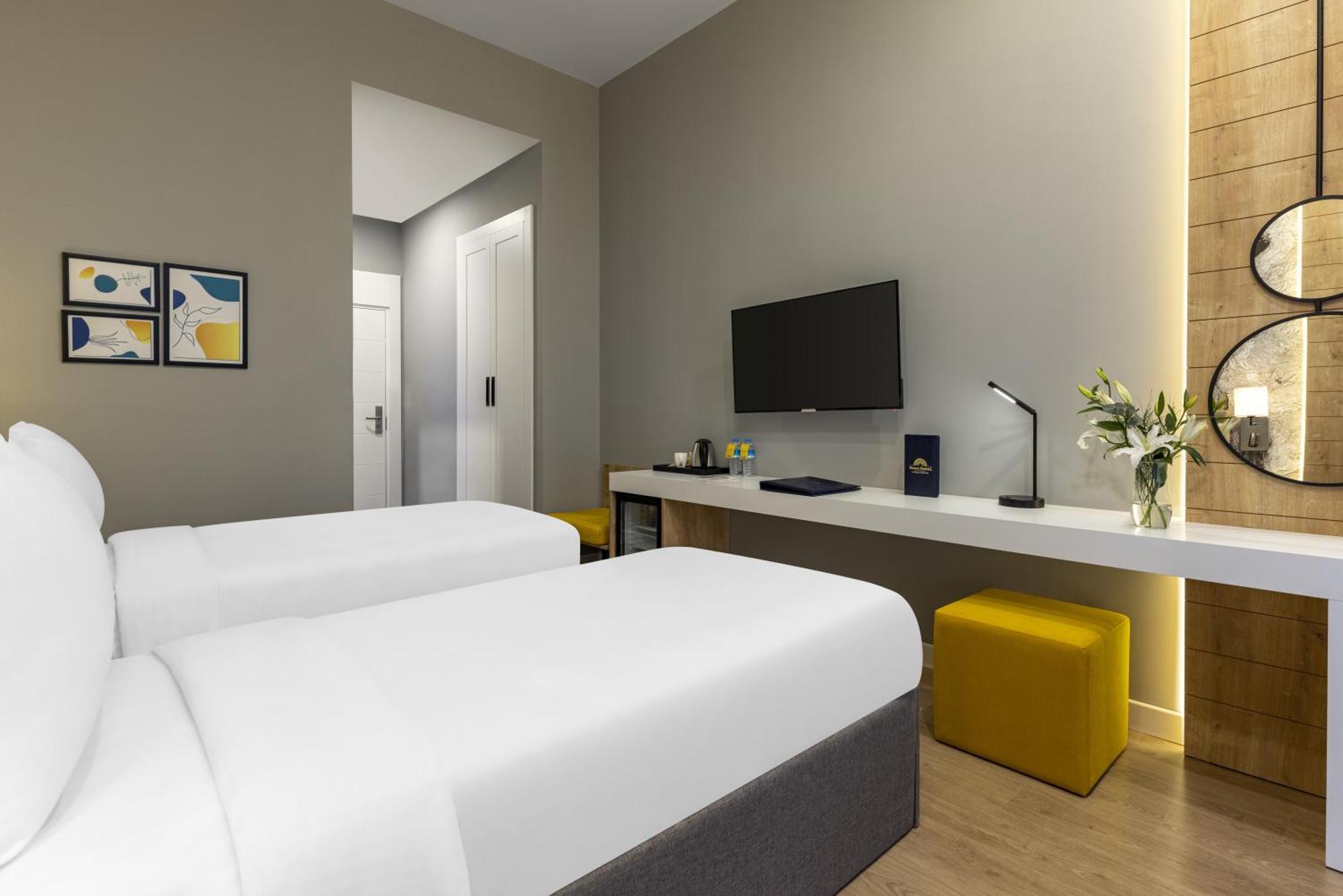 Days Inn & Suites By Wyndham Esenyurt Istanbul Bagian luar foto